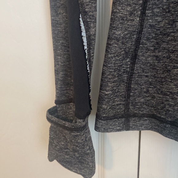 Lululemon run full tilt charcoal gray half zip pullover size 6 - Picture 5 of 11